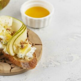 Tartine chèvre et miel